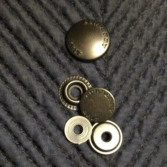 Authentic Burberry gun metal replacement snap button - Picture 2 of 2